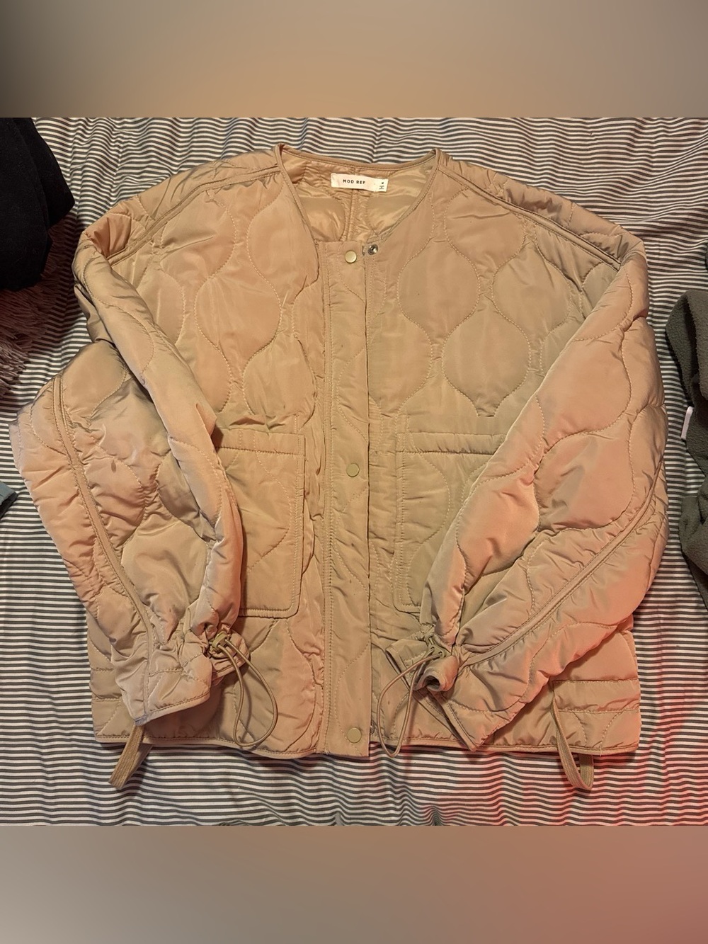 Mod Ref Light Quilted Puffer Jacket in Beige